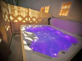 Nature’s Haven:4 br/2.5 bath, game room & Fire pit